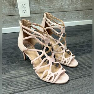 Light pink Vince Camuto heels! Only worn once to a school dance. Size 8